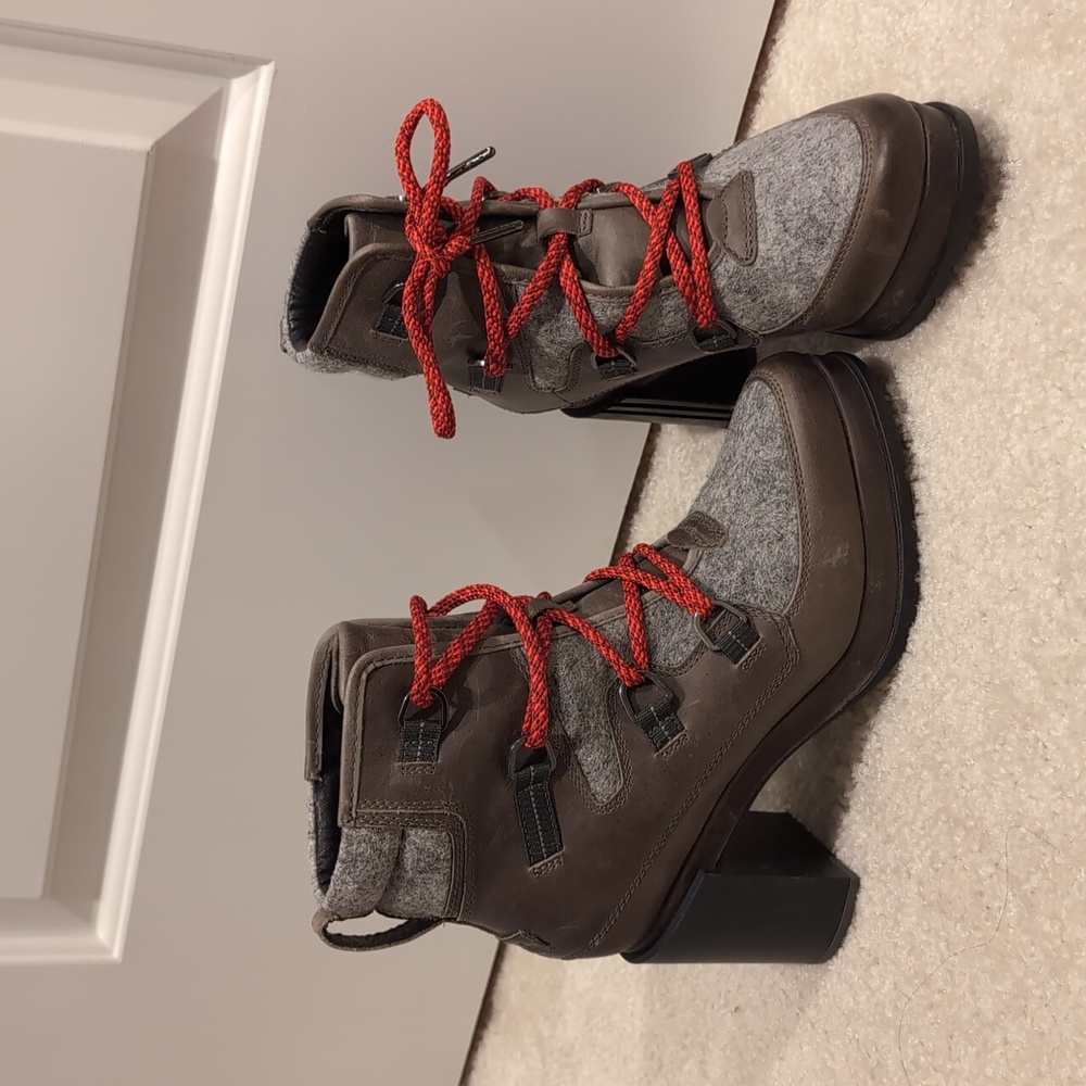 Sorel Blake grey booties 8.5